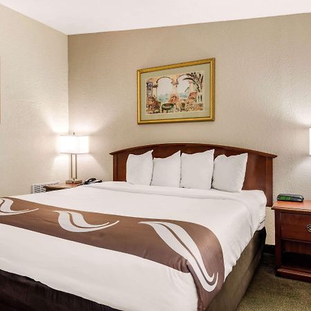 Quality Inn & Suites Tarpon Springs South Экстерьер фото