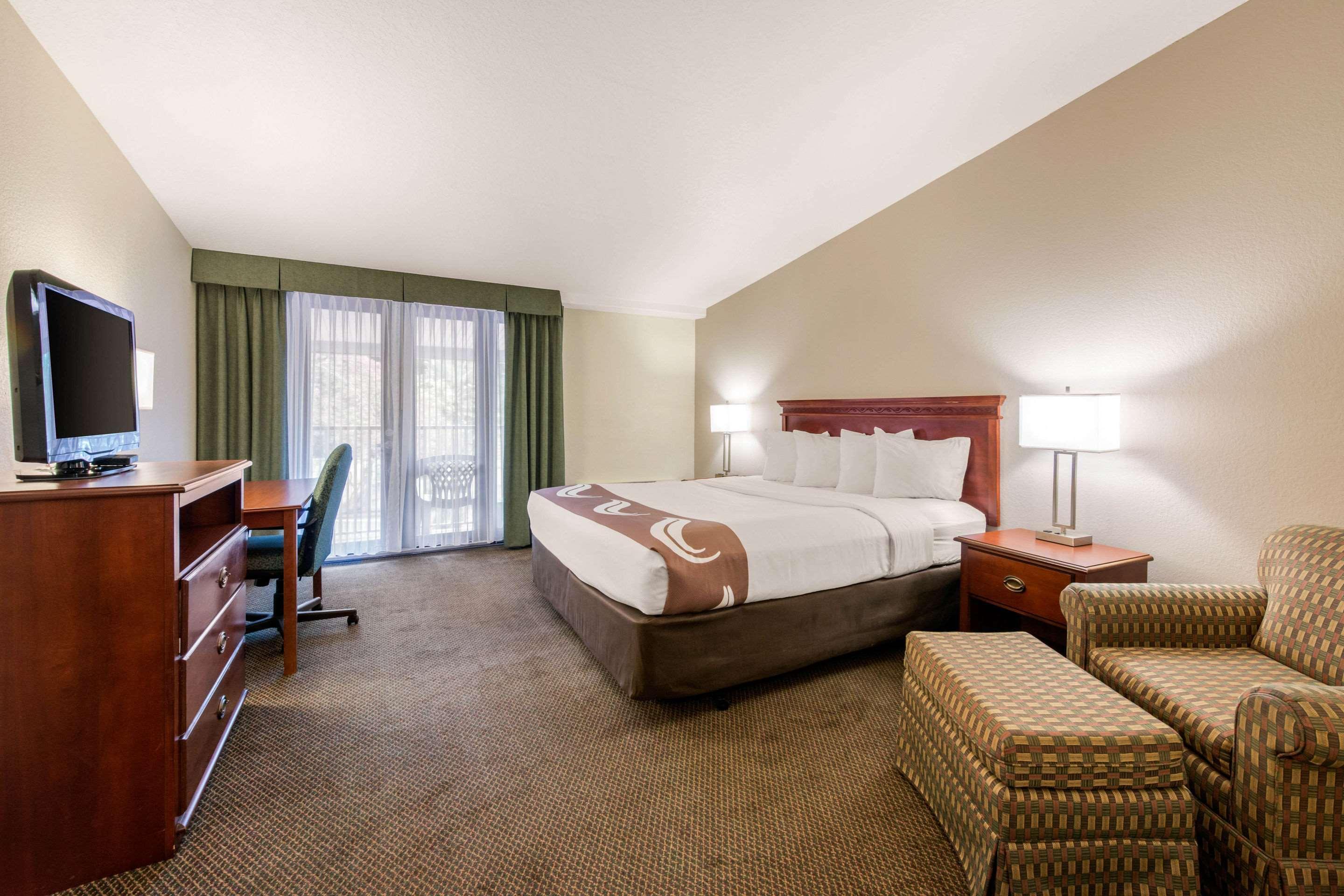 Quality Inn & Suites Tarpon Springs South Экстерьер фото