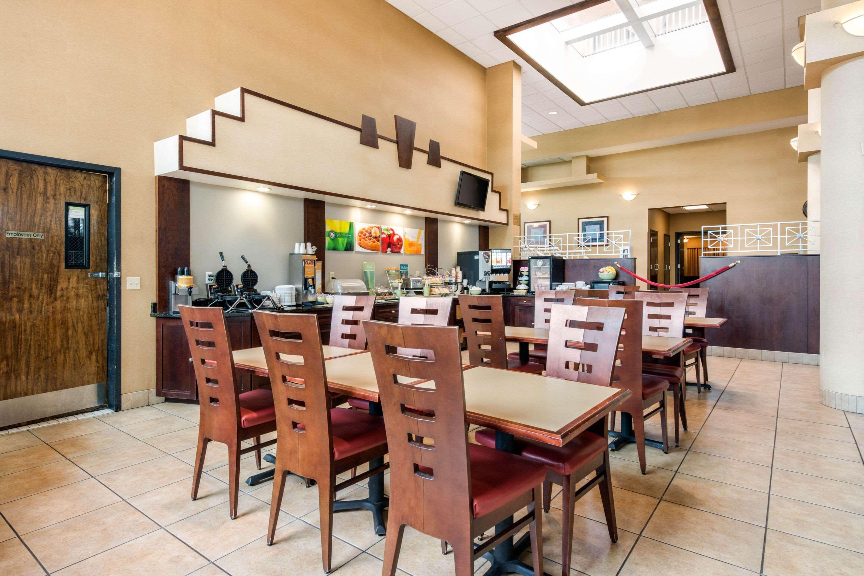 Quality Inn & Suites Tarpon Springs South Экстерьер фото