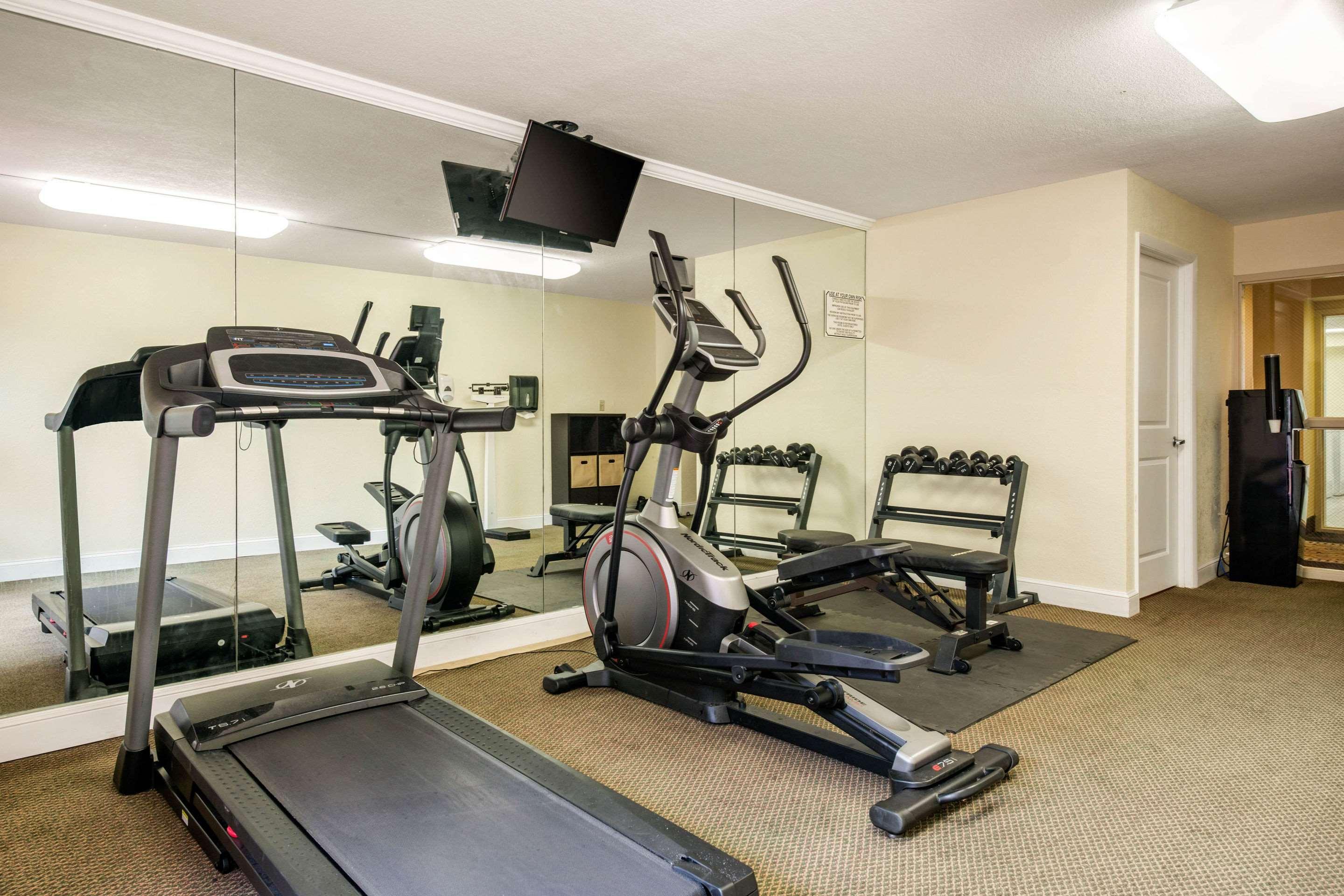 Quality Inn & Suites Tarpon Springs South Экстерьер фото